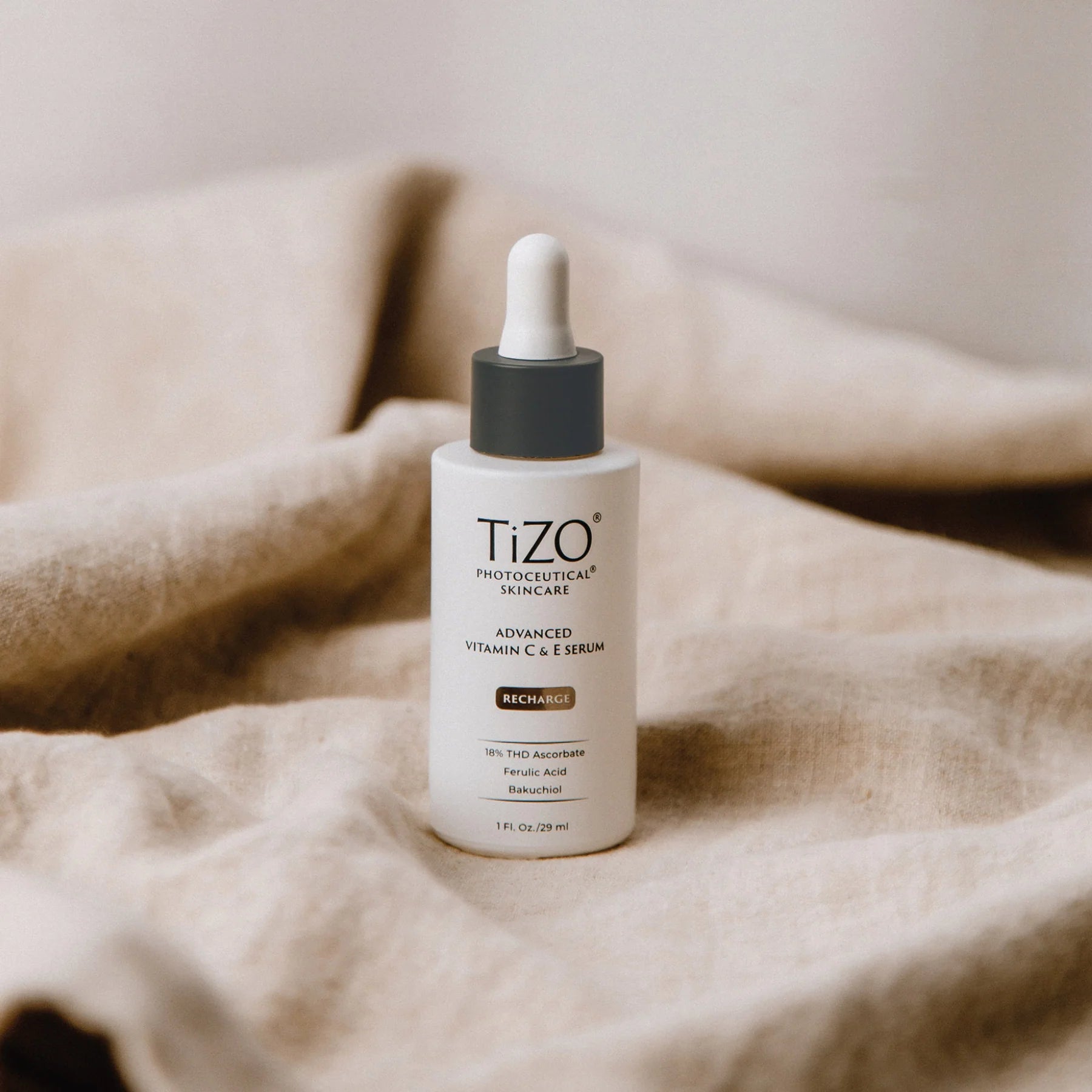 TIZO Advanced Vitamin C+E Serum Lifestyle